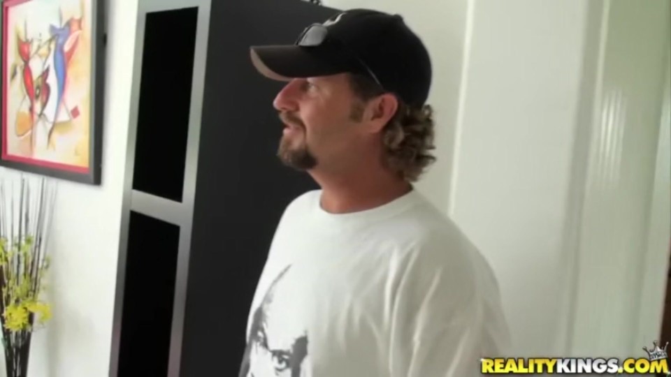 Crystal Rayne's Outdoor MILF Facial