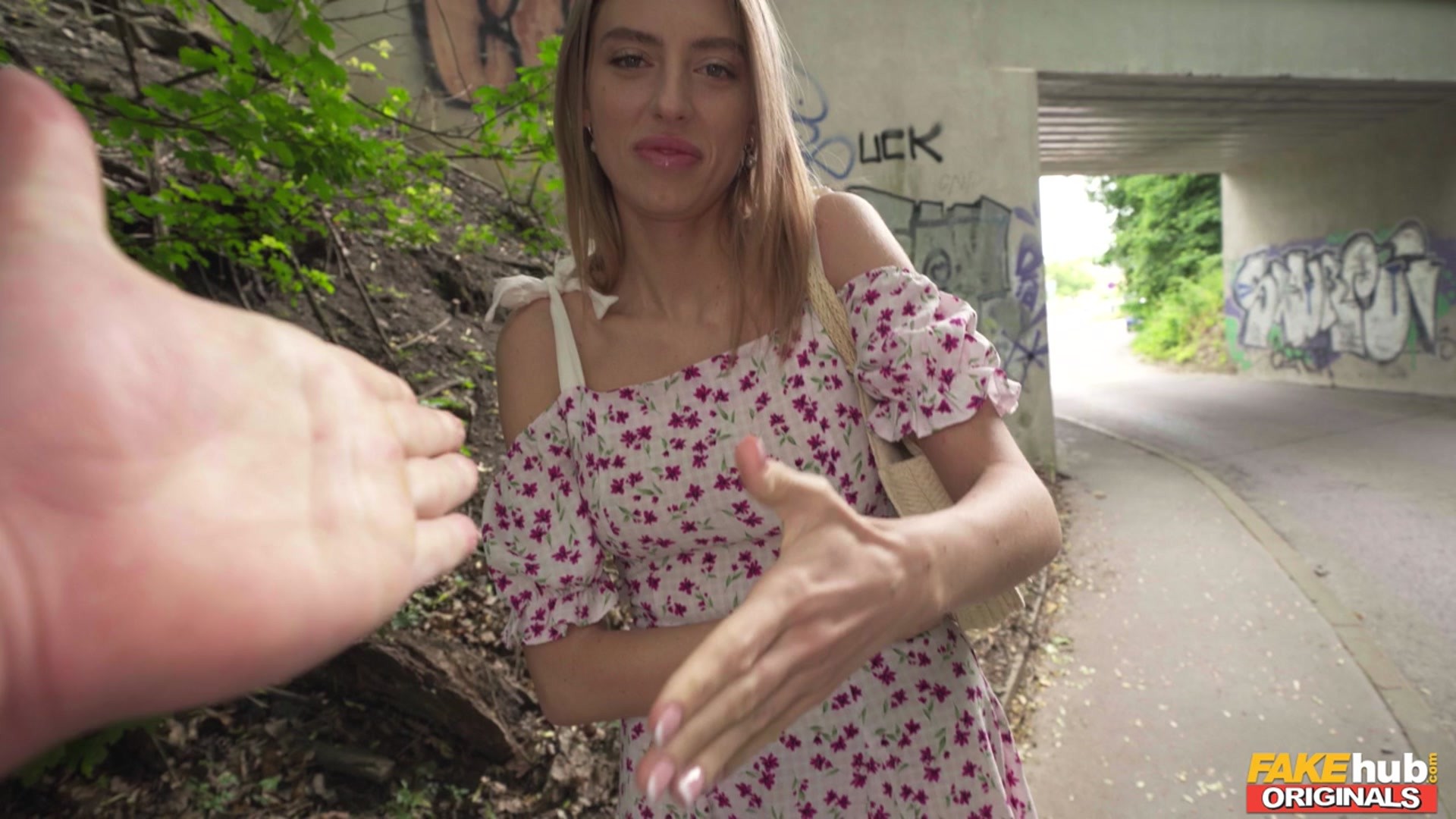 Russian, Paper, Scissors 5