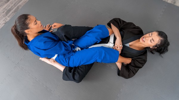 Self-Defense Porn Photo with Savannah Sixx, Scarlit Scandal naked